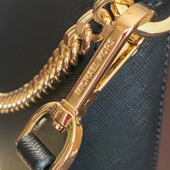 Michael Kors Jetset Crossbody - Picture 3 of 7